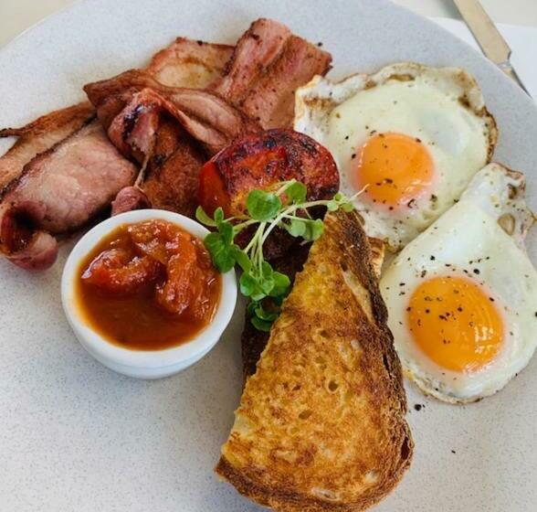 Отель Essence Suites Taringa