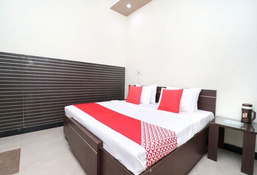 فندق Silver Star By Oyo Rooms