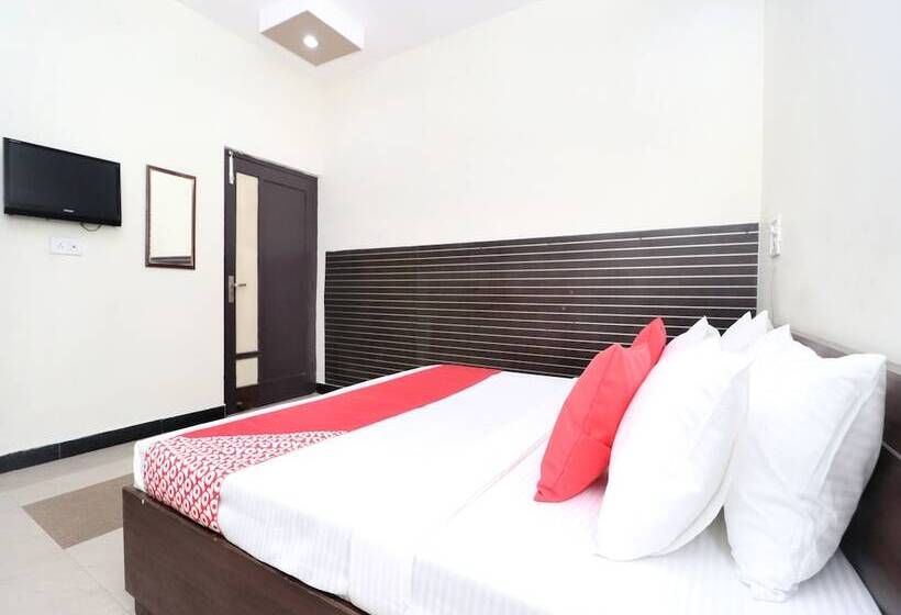 فندق Silver Star By Oyo Rooms