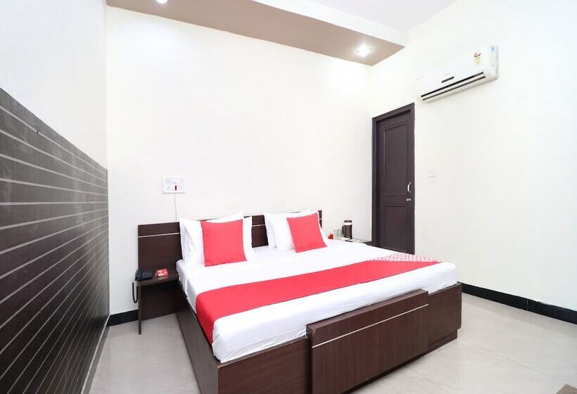 فندق Silver Star By Oyo Rooms
