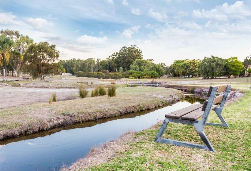 膳宿费 The Swan Valley Retreat