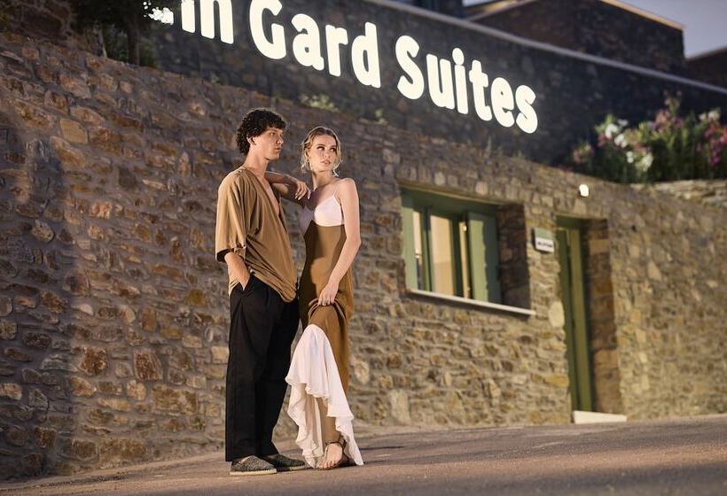 住所  Emgard Suites Kythnos