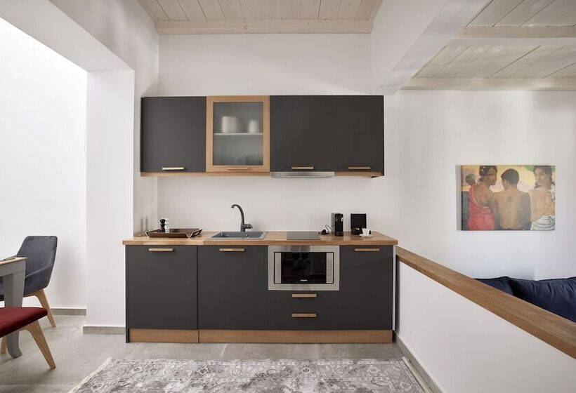 住所  Emgard Suites Kythnos