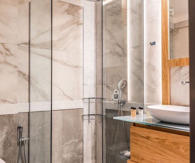 住所  Emgard Suites Kythnos