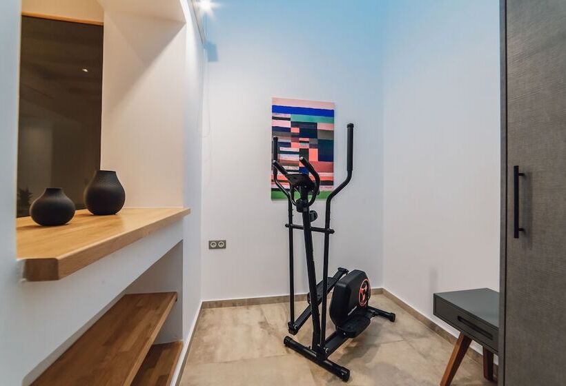 住所  Emgard Suites Kythnos