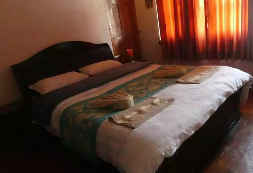 تختخواب و صبحانه Sherpa Home