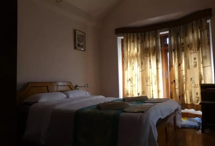 تختخواب و صبحانه Sherpa Home