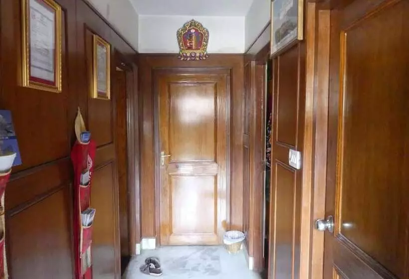 تختخواب و صبحانه Sherpa Home