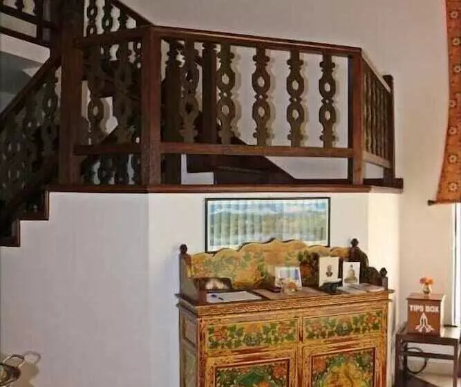 تختخواب و صبحانه Sherpa Home