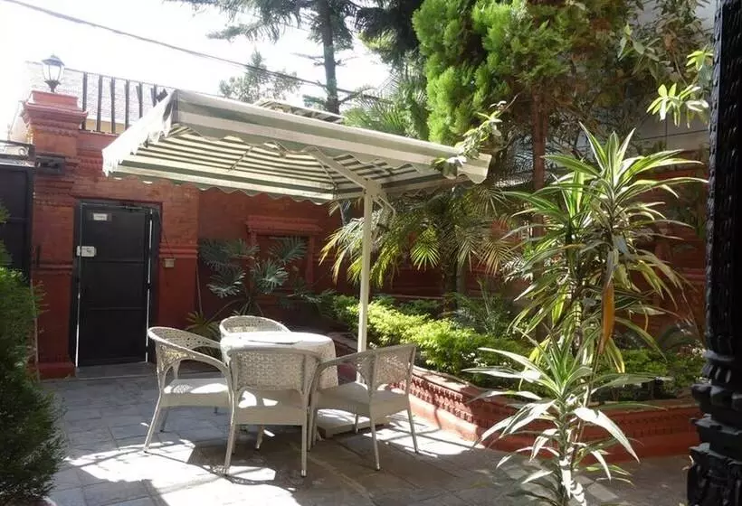 تختخواب و صبحانه Sherpa Home