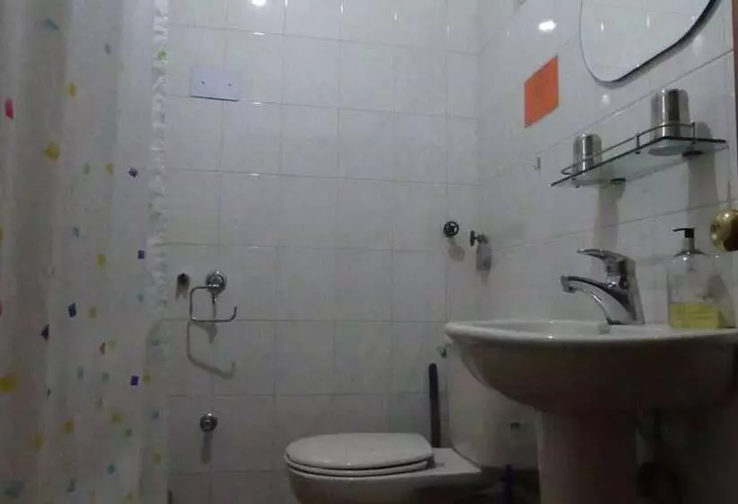 تختخواب و صبحانه Sherpa Home