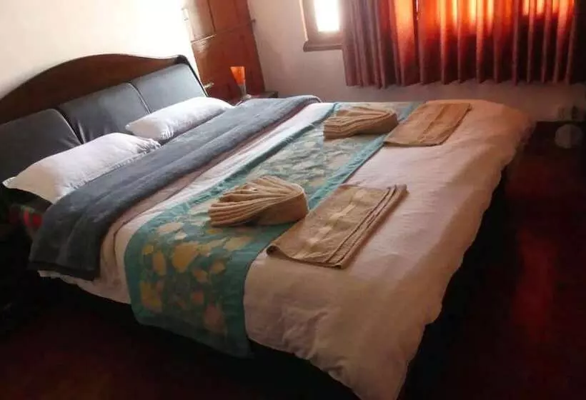 تختخواب و صبحانه Sherpa Home