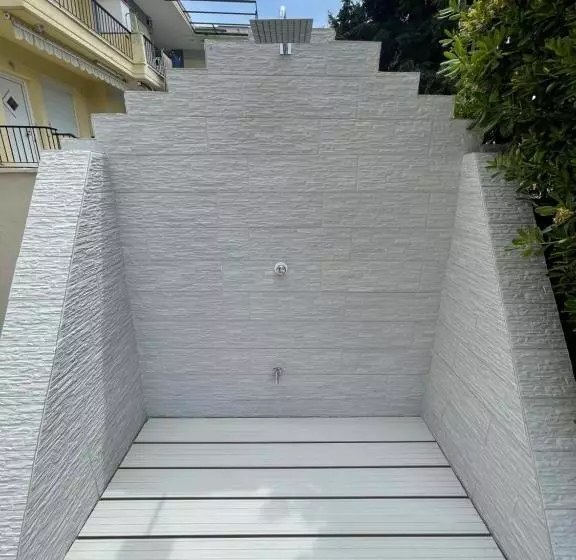 Brother's House