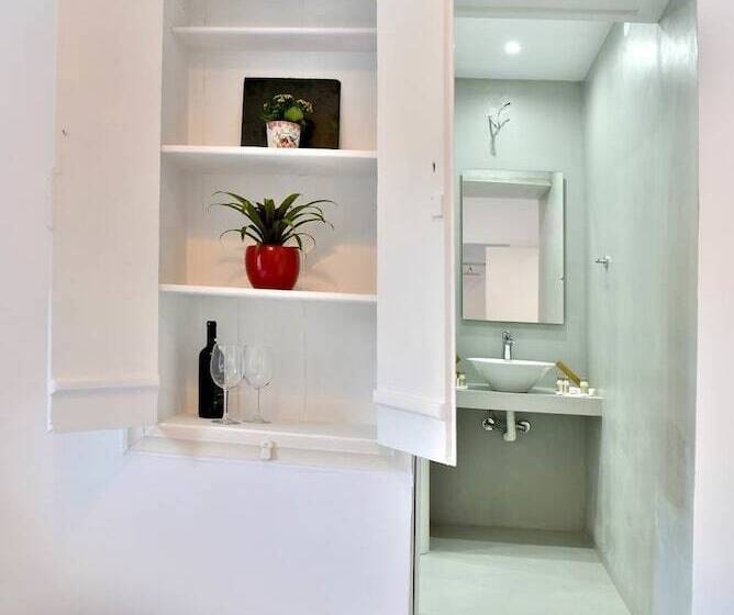 호텔 Douskos Port House