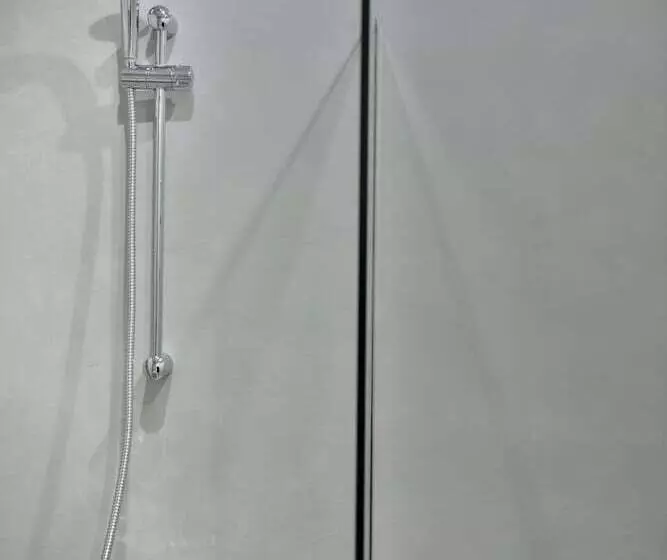 Hotelli Douskos Port House