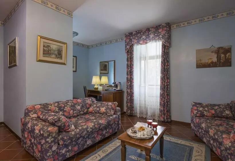 ホテル La Pineta Dei Liberti