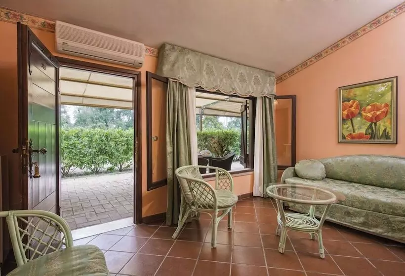 ホテル La Pineta Dei Liberti