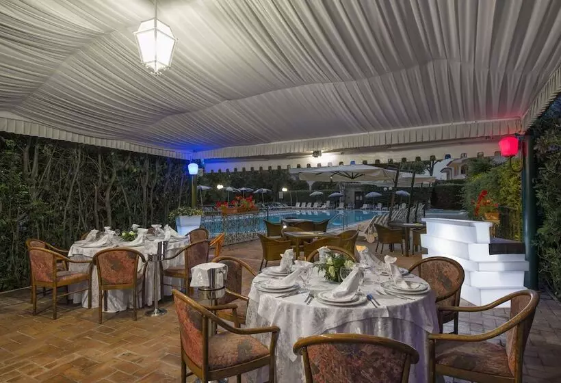 ホテル La Pineta Dei Liberti