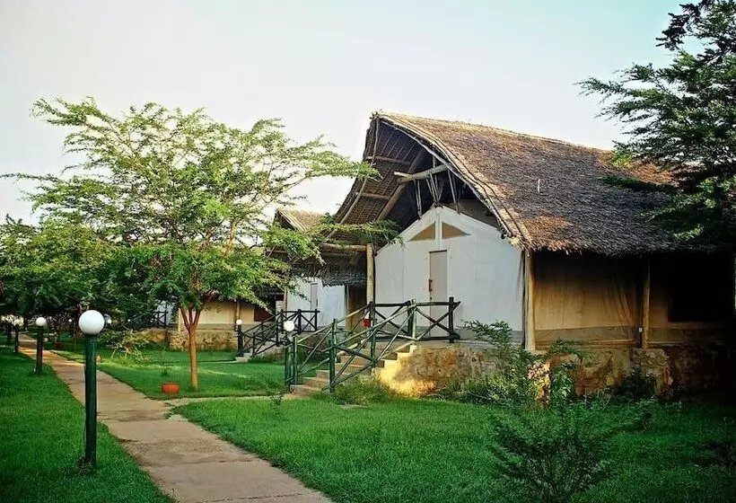 هتل Manyatta Camp
