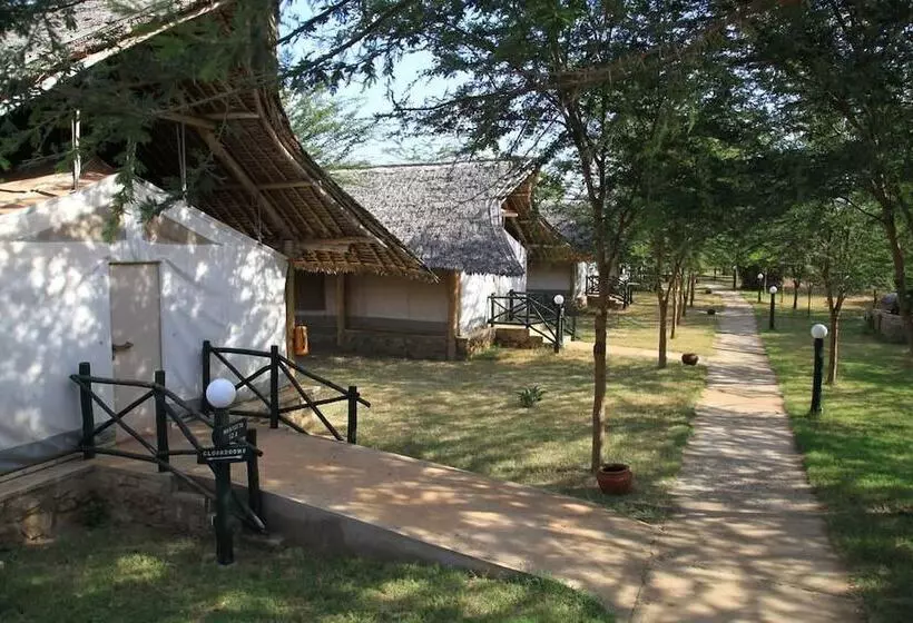 هتل Manyatta Camp