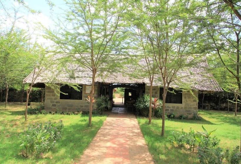 هتل Manyatta Camp