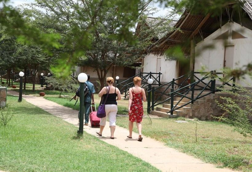 هتل Manyatta Camp