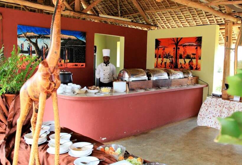 هتل Manyatta Camp