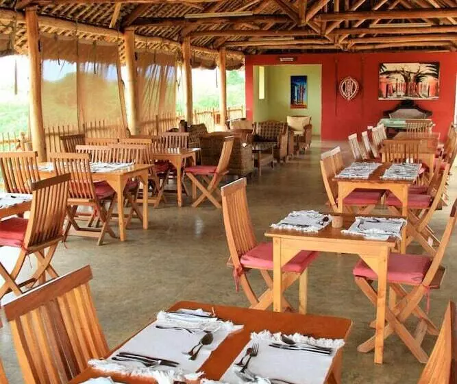 هتل Manyatta Camp