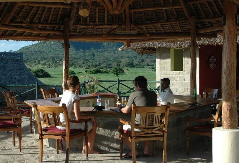 هتل Manyatta Camp