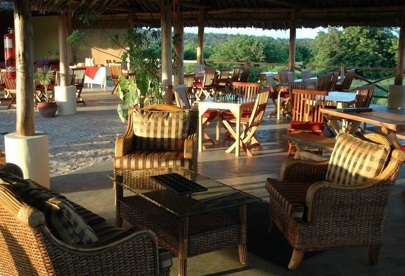 هتل Manyatta Camp