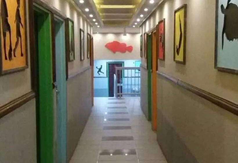 هتل Metro Lodge Beach