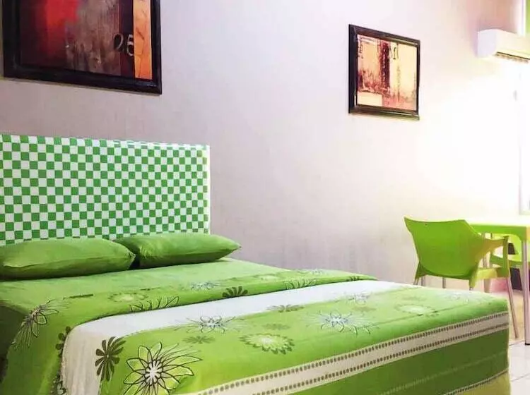 هتل Metro Lodge Beach