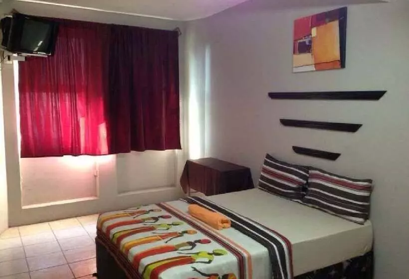 هتل Metro Lodge Beach