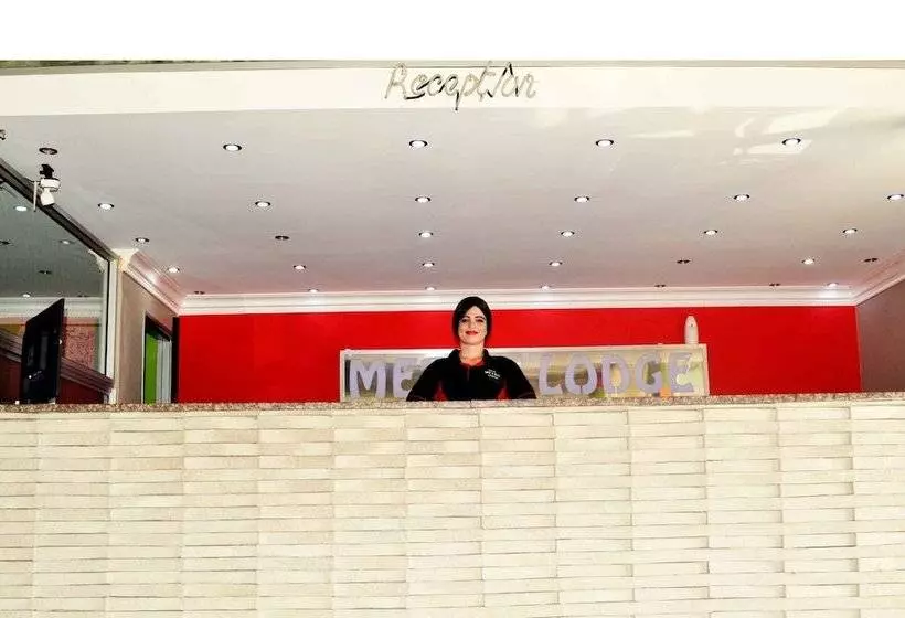 هتل Metro Lodge Beach