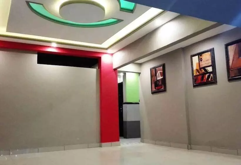 هتل Metro Lodge Beach