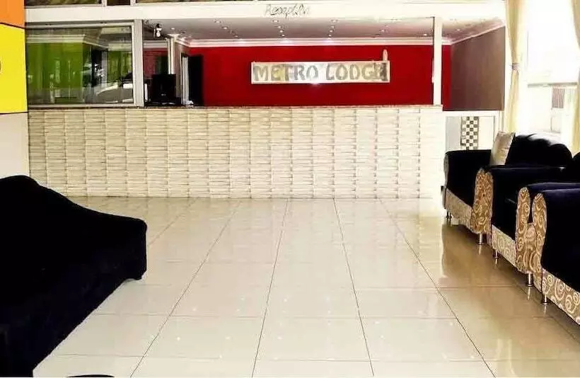 هتل Metro Lodge Beach