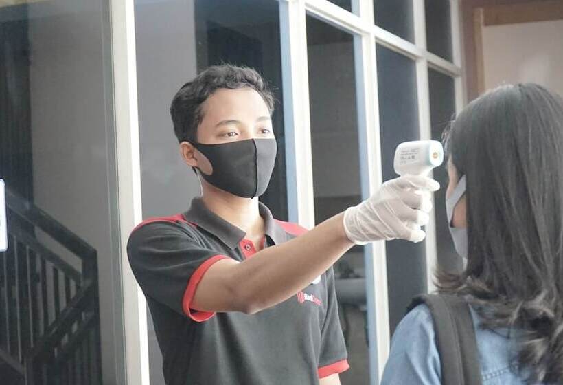 Hotel Reddoorz Plus @ Thamrin