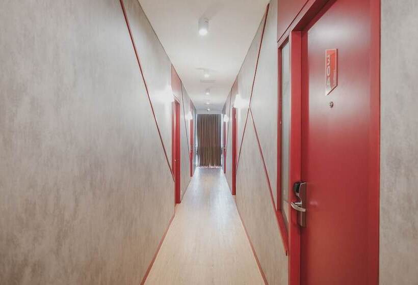 Hotel Reddoorz Plus @ Thamrin