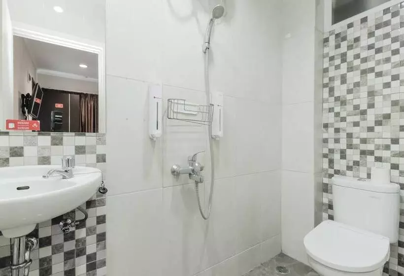 Hotel Reddoorz Plus @ Thamrin