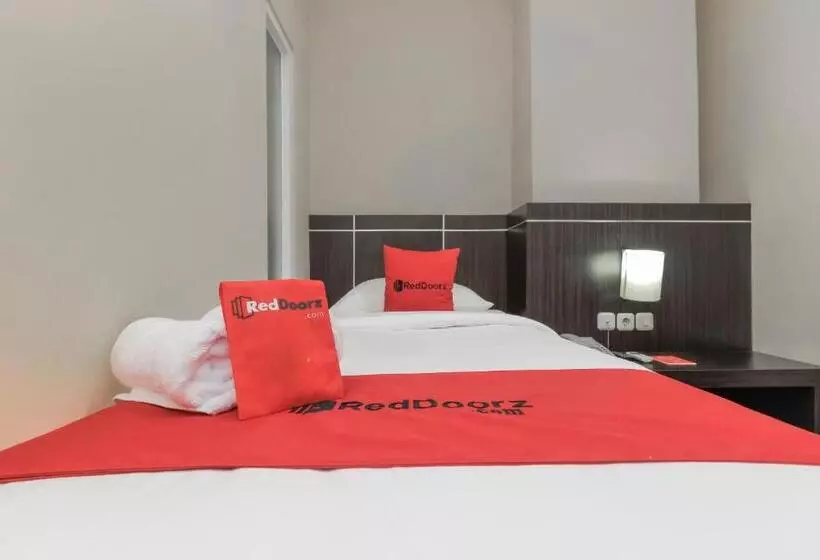 Hotel Reddoorz Plus @ Thamrin