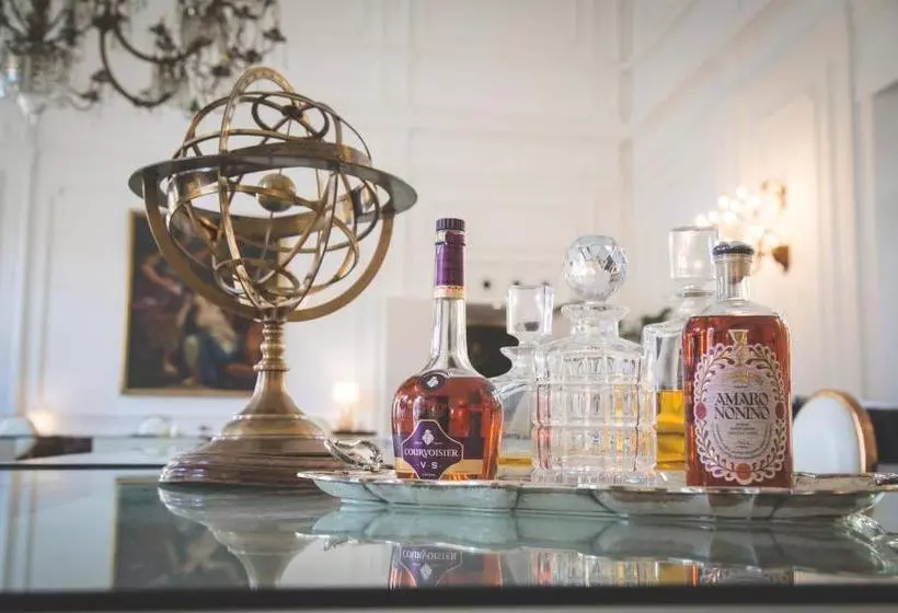 Majatalo Arnaboldi Palace  Circolo