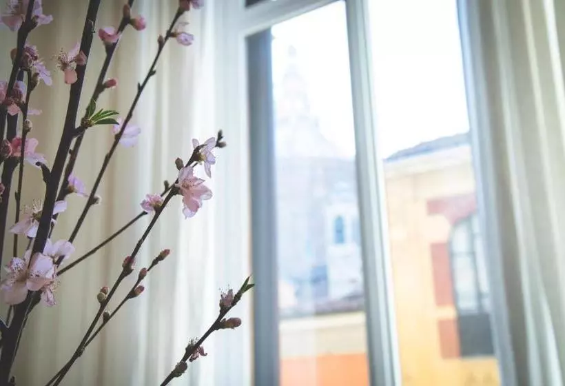 Majatalo Arnaboldi Palace  Circolo