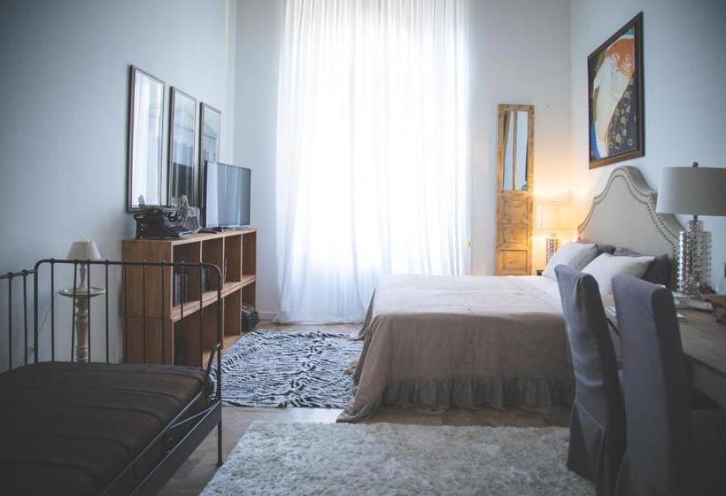 پانسیون Arnaboldi Palace Circolo