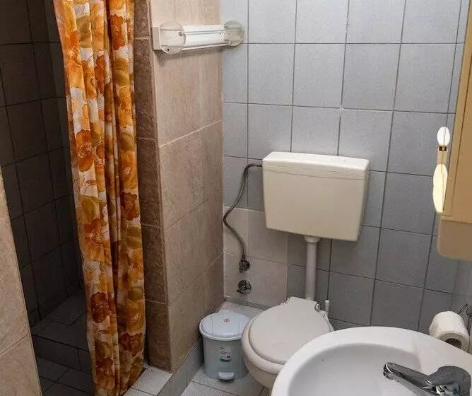 Majatalo Chris Apartments