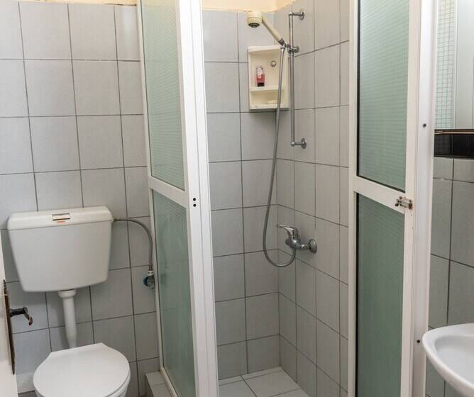 Pensão Chris Apartments