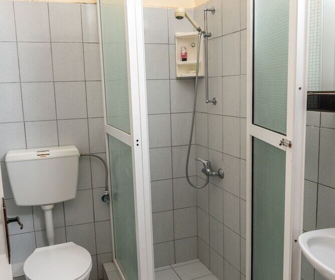 Pensão Chris Apartments