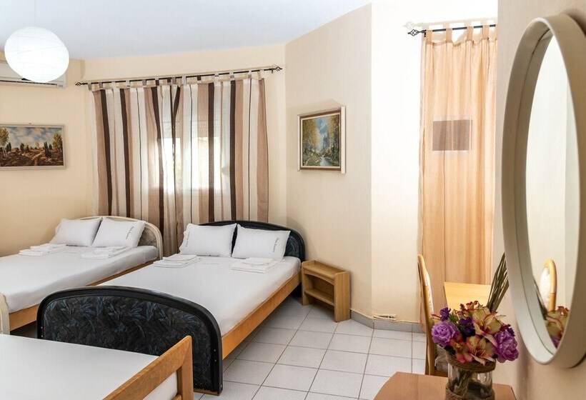 Pensão Chris Apartments