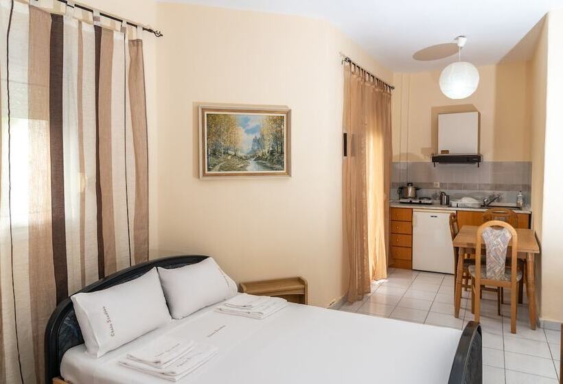 Pensão Chris Apartments