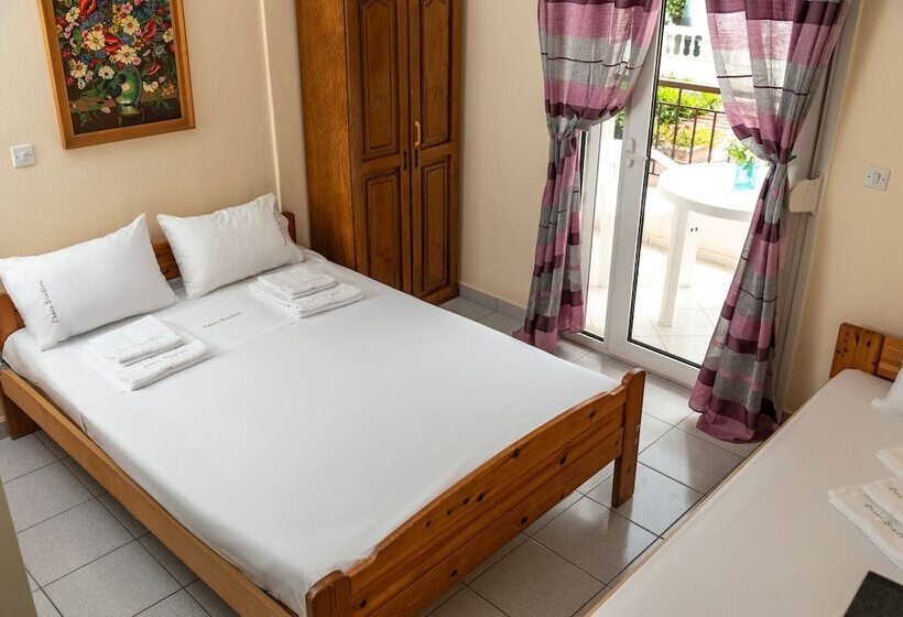 Pensão Chris Apartments