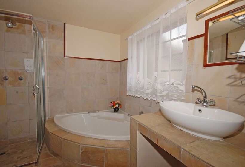 Pension (Hôtel basse catégorie) Hoopoe Haven Guest House